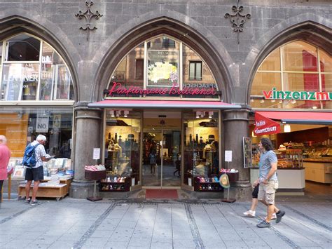 Parfümerie Brückner, Filiale im Rathaus .